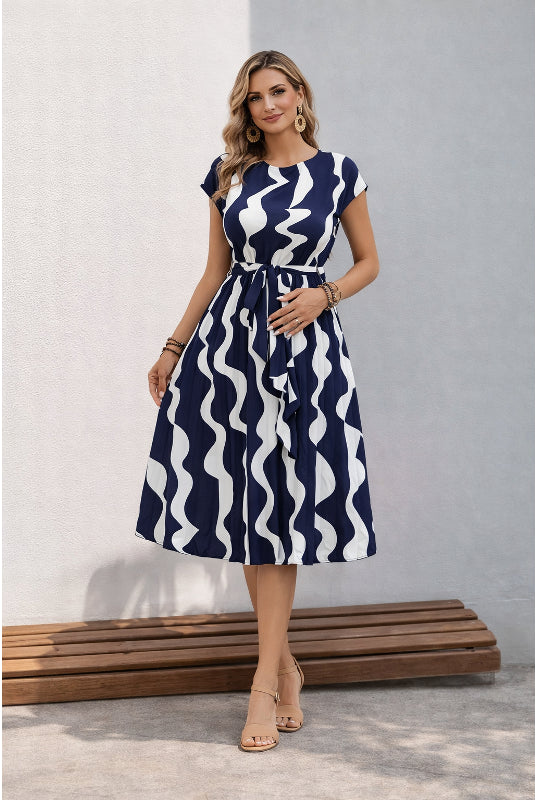 Wrinkly But Stylish Maternity Dress