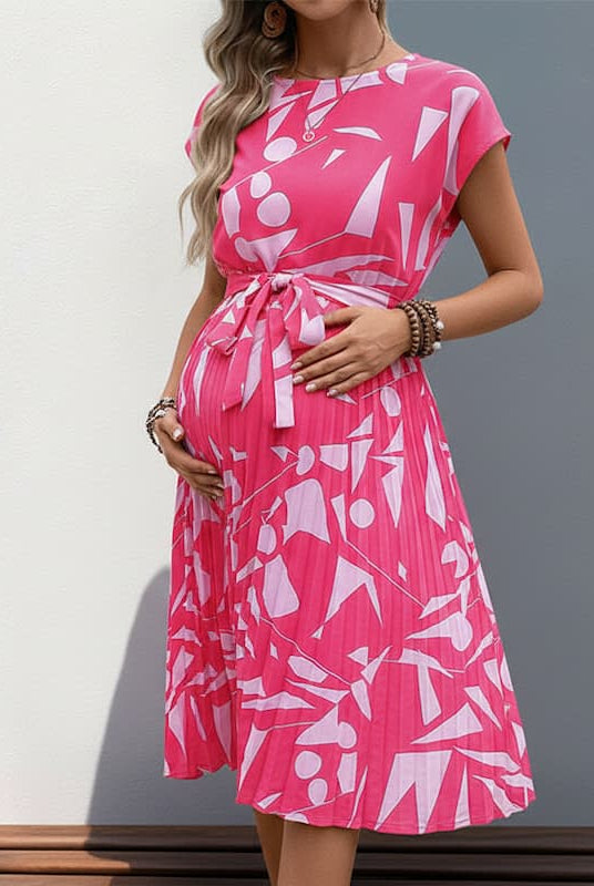 Wrinkly But Stylish Maternity Dress