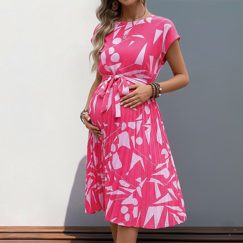 Wrinkly But Stylish Maternity Dress