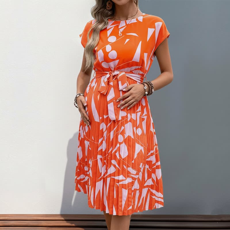 Wrinkly But Stylish Maternity Dress